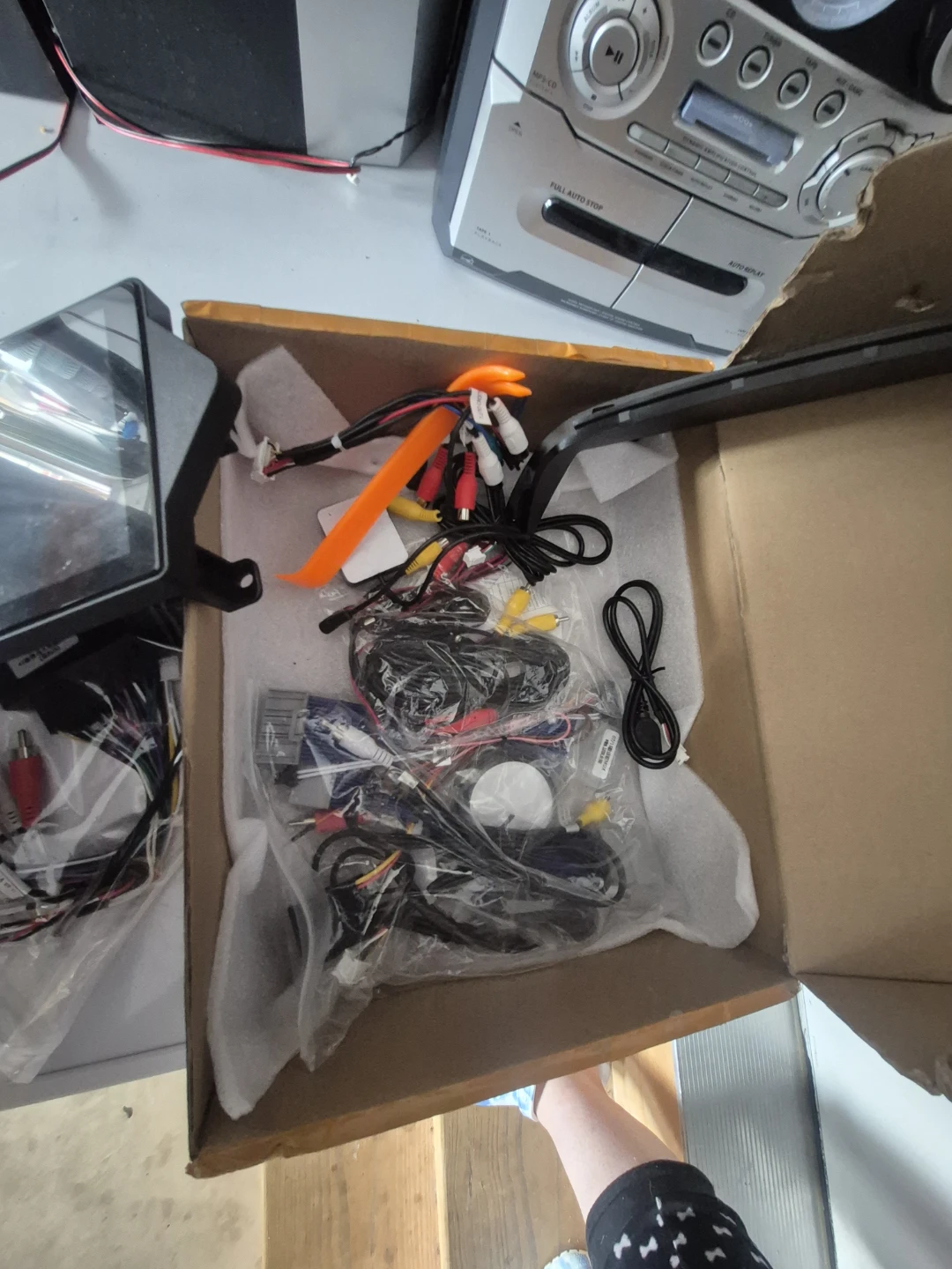 Car Stereo with Screen and Accessories - photo 3