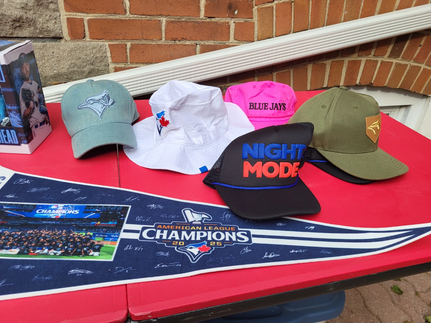 Toronto Blue Jays Bobbleheads & Hats Bundle - photo 2
