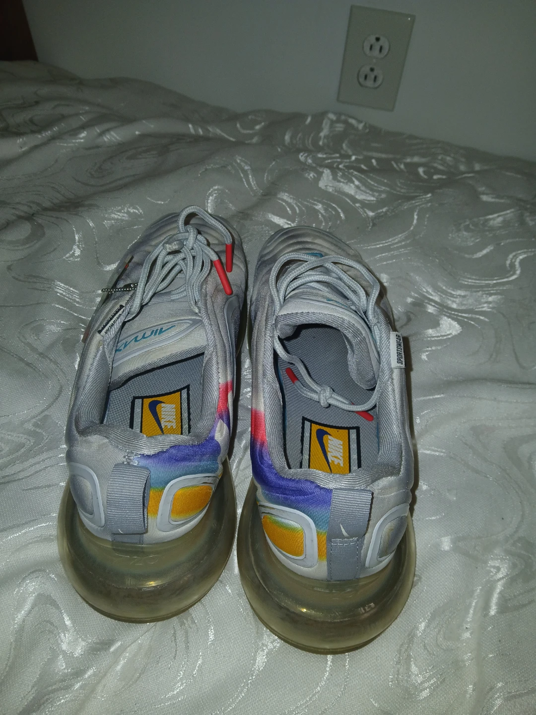 Jordans size 10.5 all size 10.5  50 a pair like new - photo 4