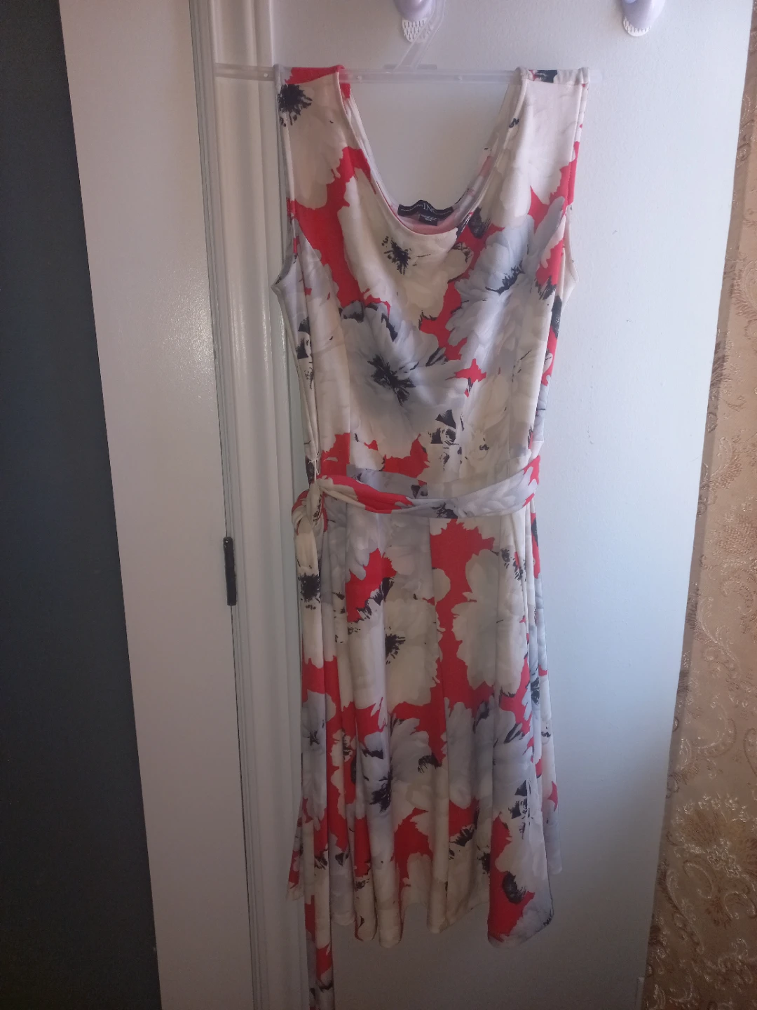 Floral Sleeveless Midi Dress with Tie