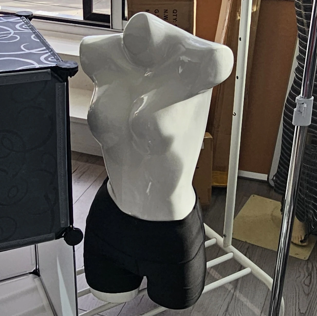 Female Torso Mannequin – Commercial Retail Display - photo 2