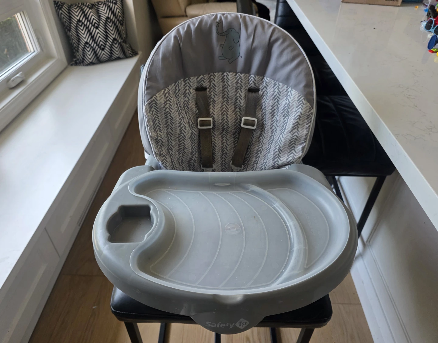 2-in-1 high chair and booster seat