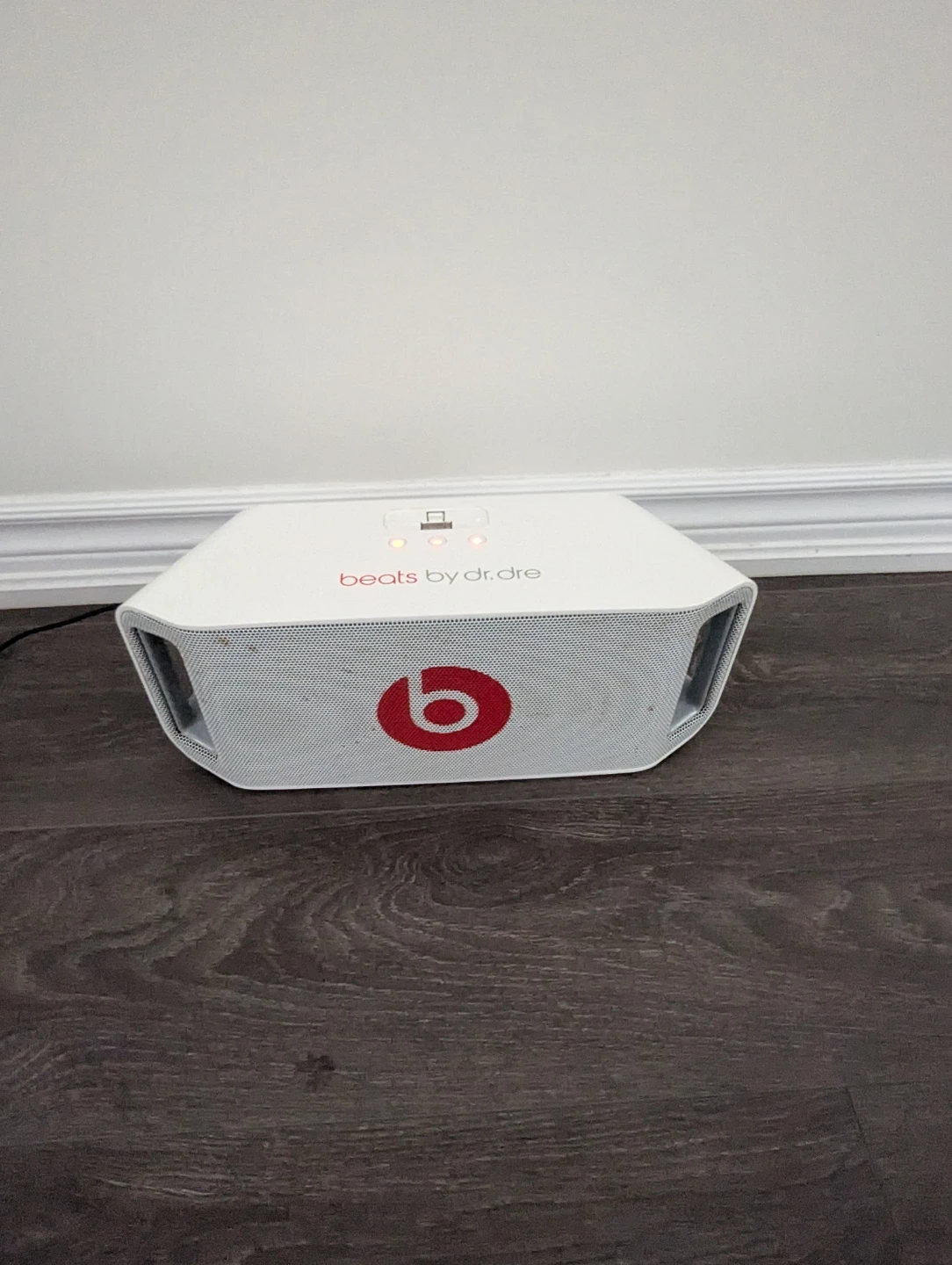 Beats by Dr. Dre Beatbox Portable White Speaker