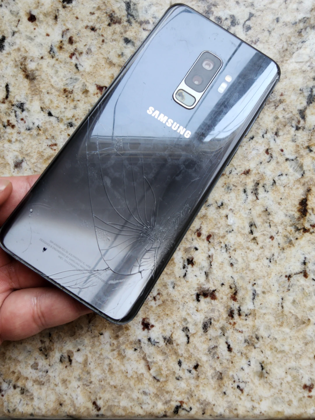 Samsung Galaxy S9 plus  back has crack