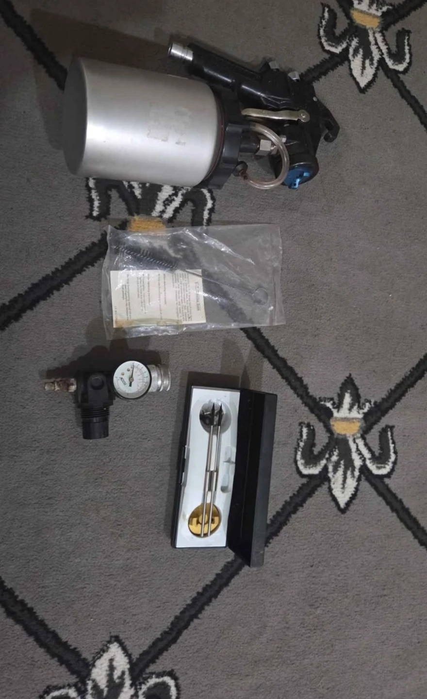 Spray Gun Kit with Air Regulator - photo 2