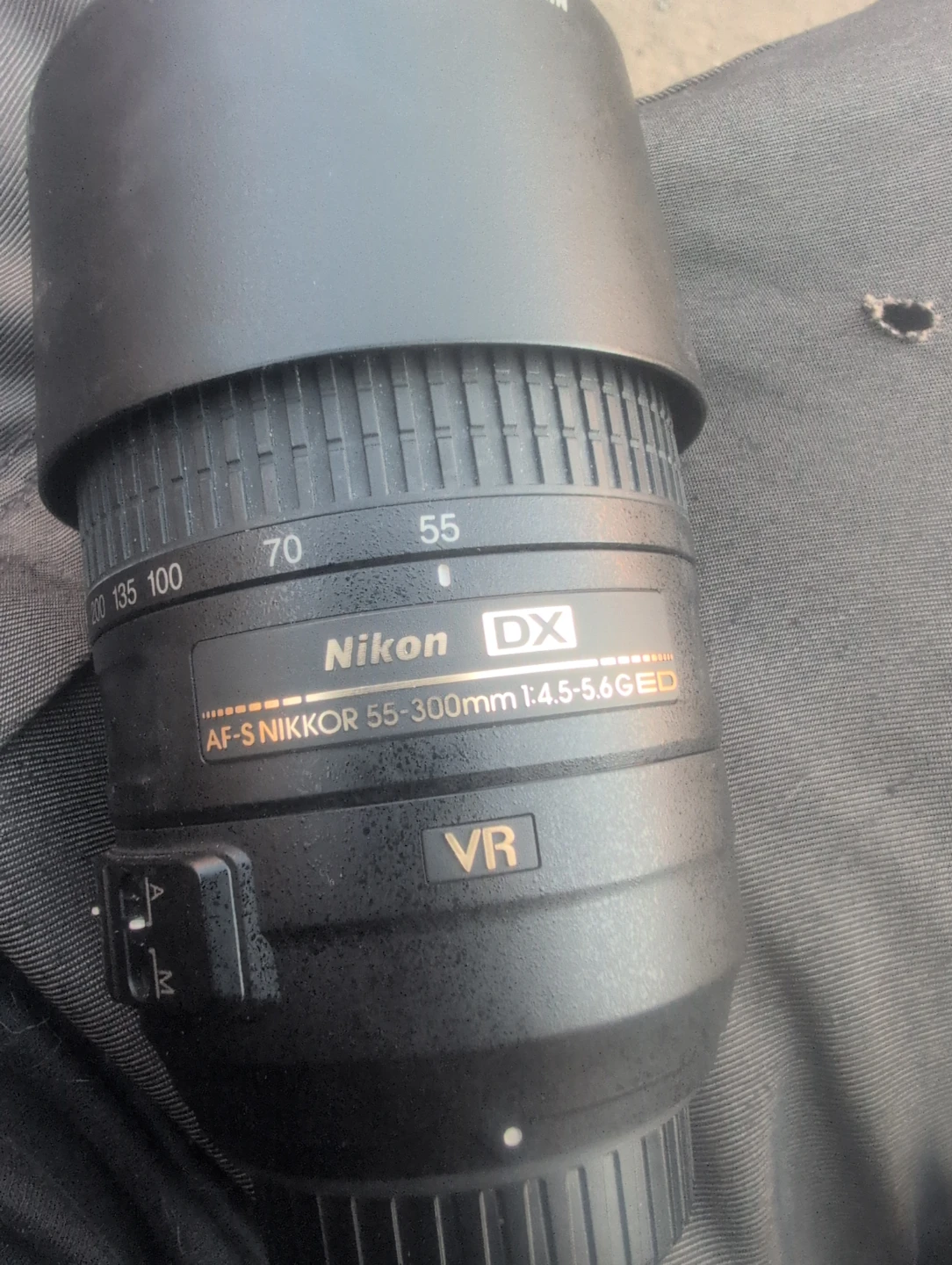 Nikon DX af-s Nikkor 55- 300mm lens with cover