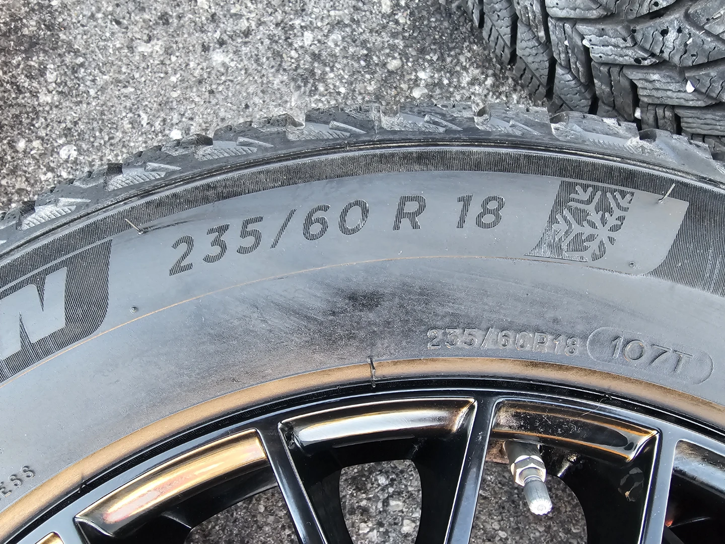 VOLVO XC60 WINTER TIRES ON ALLOY RIMS 235/60 R18 - photo 3