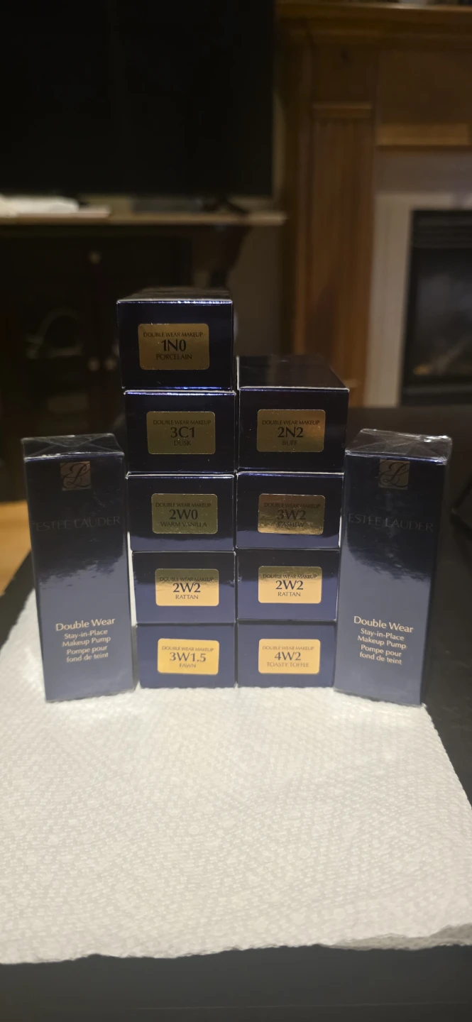 Estée Lauder Double Wear Foundation.. old and new formula - photo 5