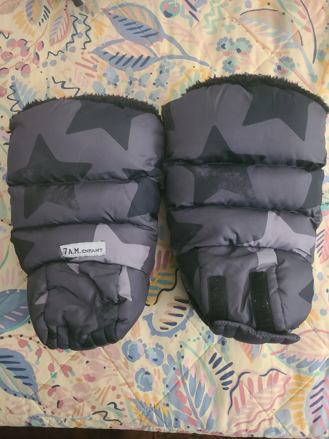 7 A.M. Enfant Puffy Mittens .. stroller hand muffs