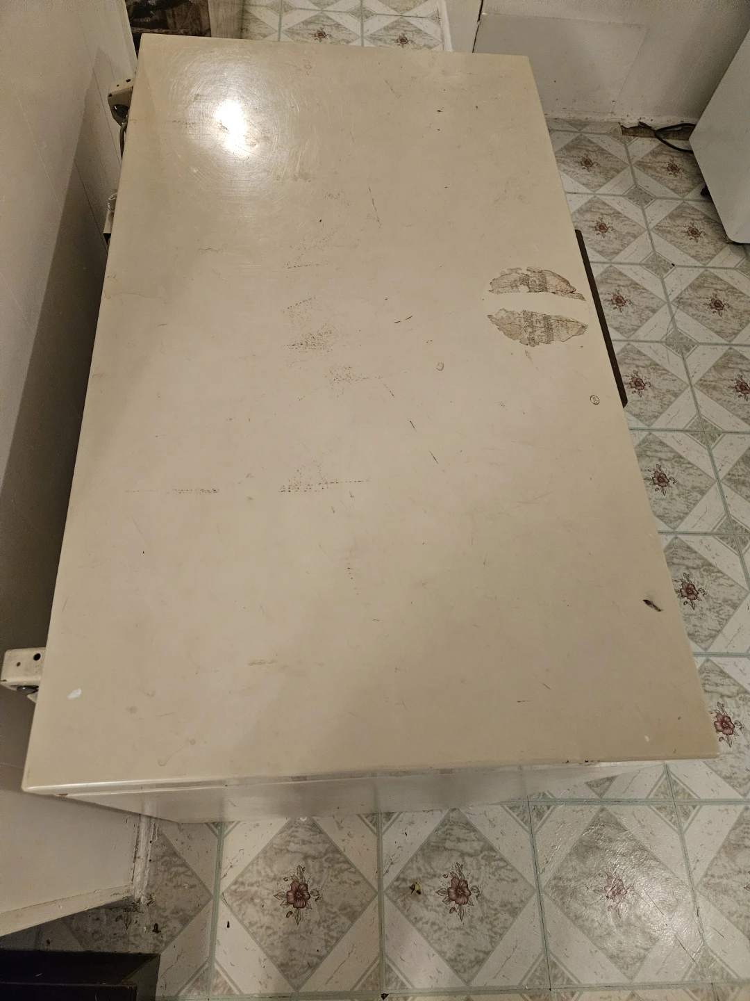 Kelvinator Chest Freezer - photo 4