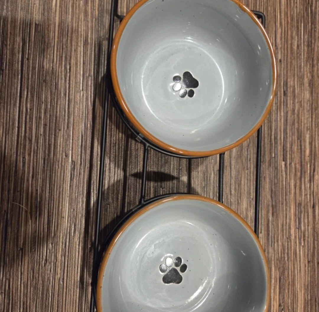 Signature Housewares Speckled Pet Bowls