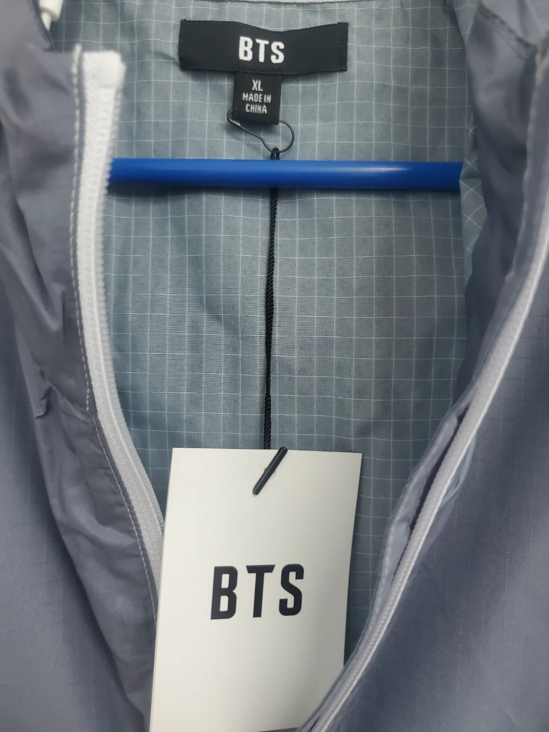BTS Windbreaker XL - photo 3