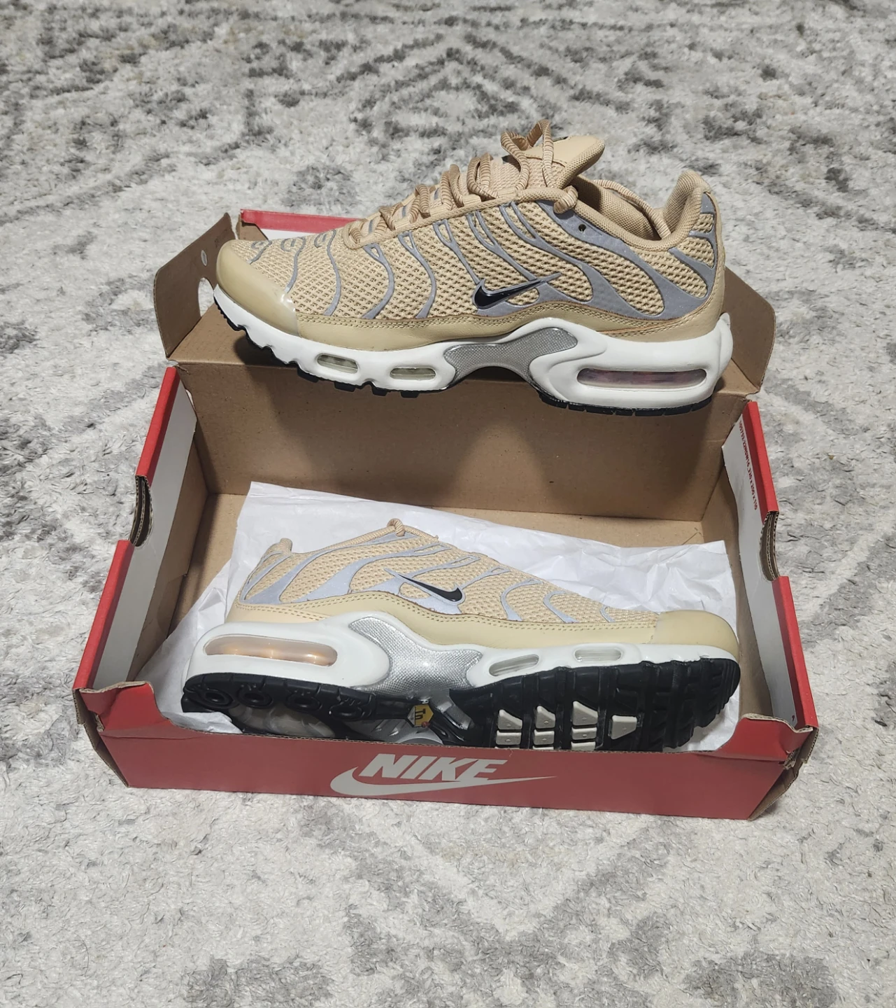 Nike Air Max Plus TN SE "Light Orewood Brown" Sneakers