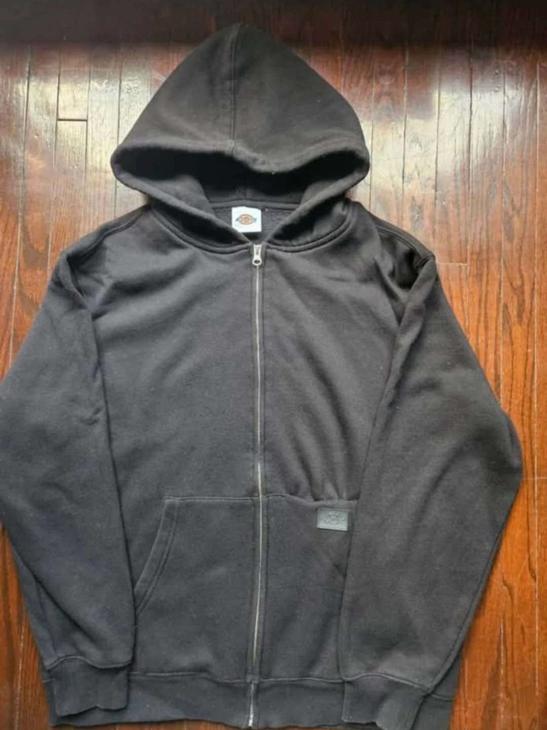 Men’s M Tops & 32” Waist Pants - photo 4