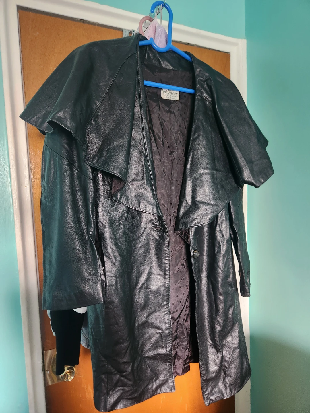 Vintage Women's Leather Jacket by Aggie Georgette - photo 2