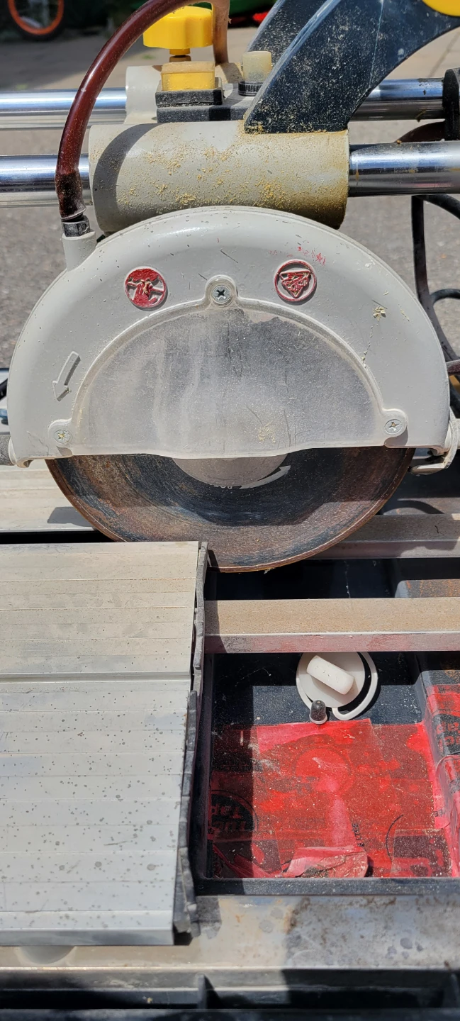 Mastercraft Wet Saw for Tile Cutting - photo 2