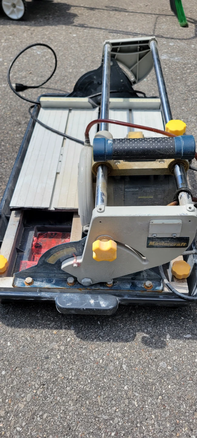 Mastercraft Wet Saw for Tile Cutting - photo 3