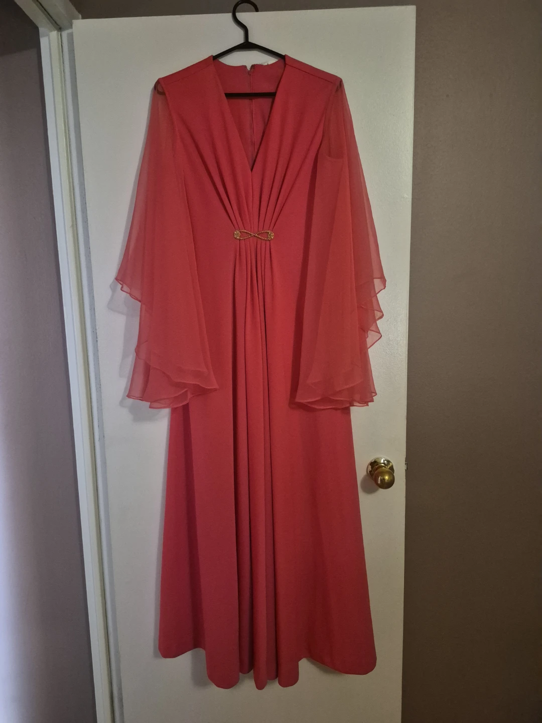 Vintage Red Maxi Dress with Flowy Sleeves - photo 3