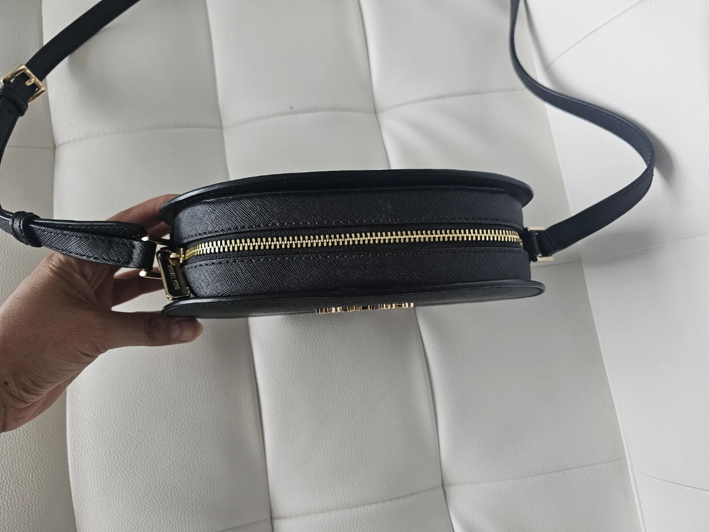 Authentic Michael Kors Black Crossbody Bag - photo 4