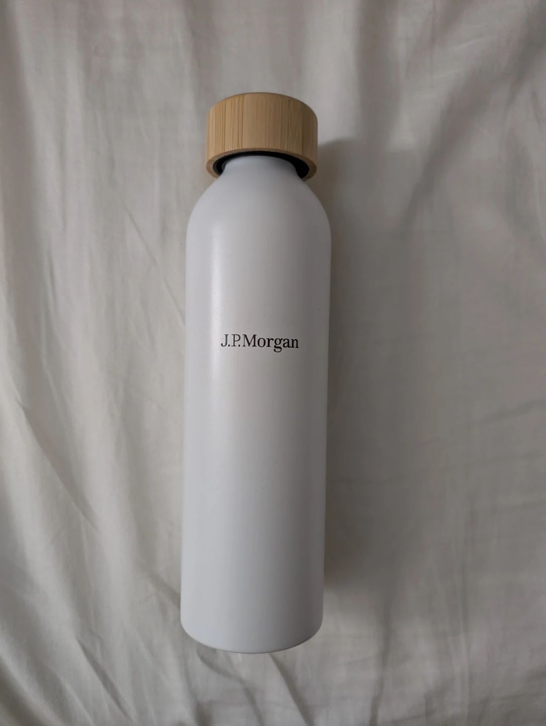 J.P. Morgan White Water Bottle 650ml / 22oz Cold Drinks