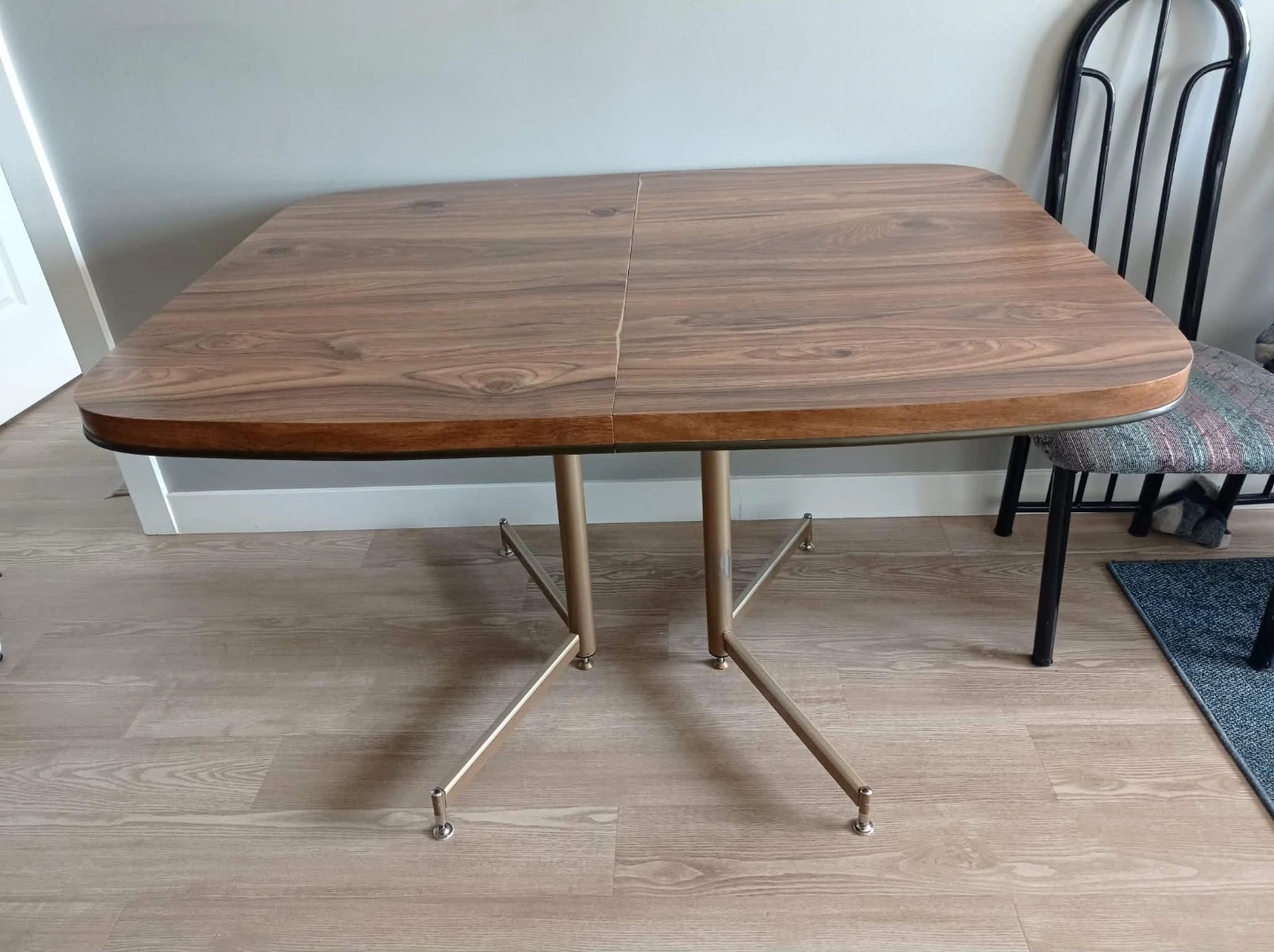 Wood Grain Dining Table