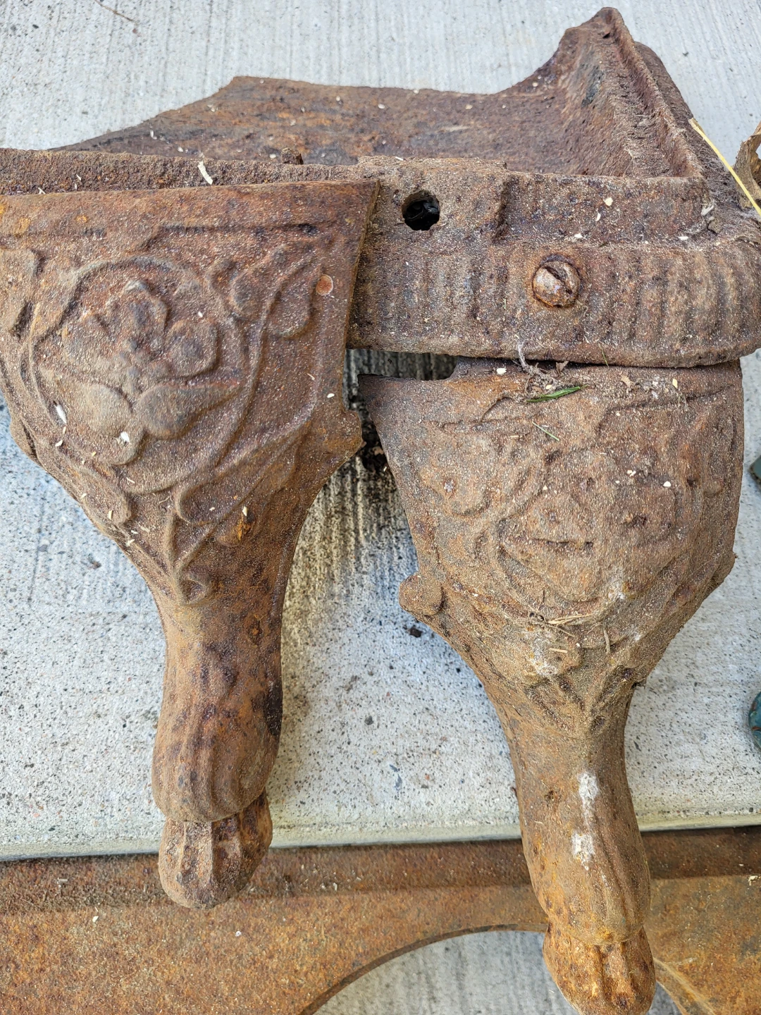 Vintage Cast Iron Stove Burner Grate and Legs - photo 3