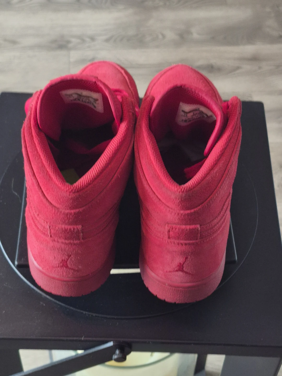 Air Jordan 1 Mid SE 'Triple Red' Suede 7Y or 8W - photo 4