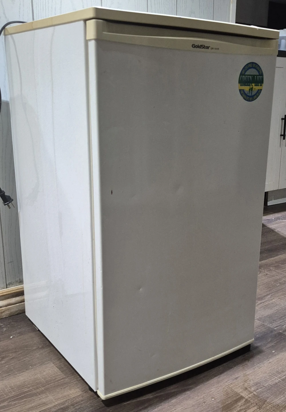 GoldStar Mini Fridge