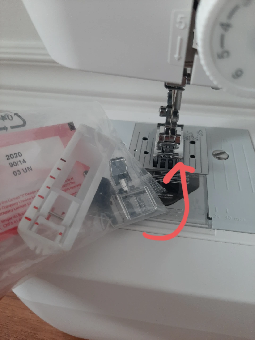 Singer M1150 Sewing Machine - photo 4