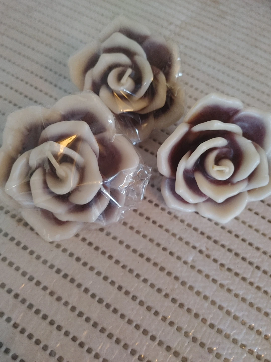 Set of 3 Rose Shaped Scented Candles