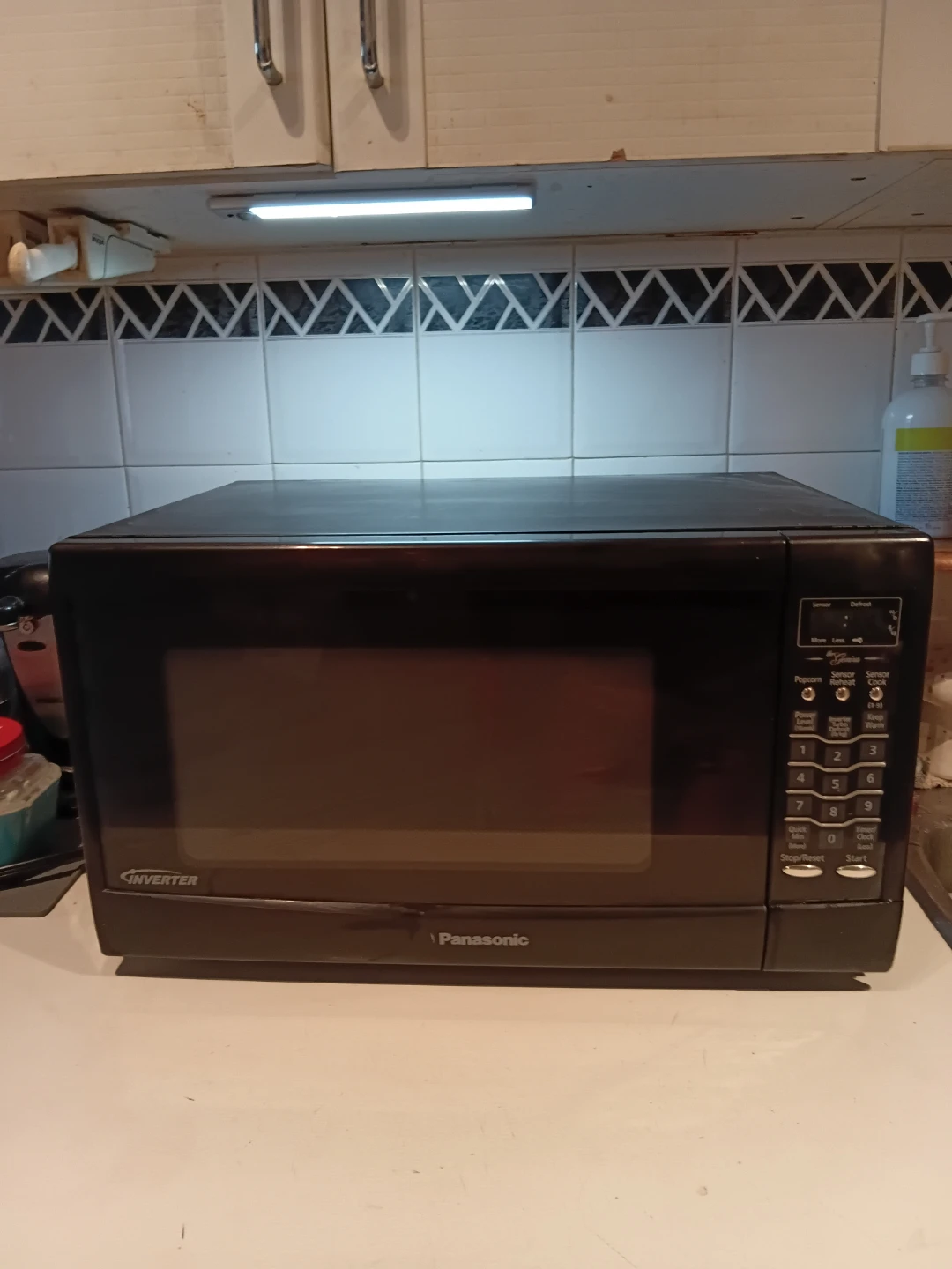 Panasonic Inverter Microwave Oven READ DESCRIPTION ON SIZE