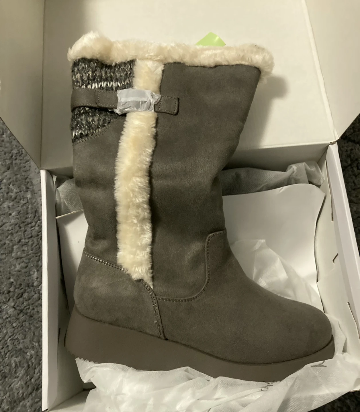 NEW Dream Pairs Women's Winter Boots - Grey, Size 8