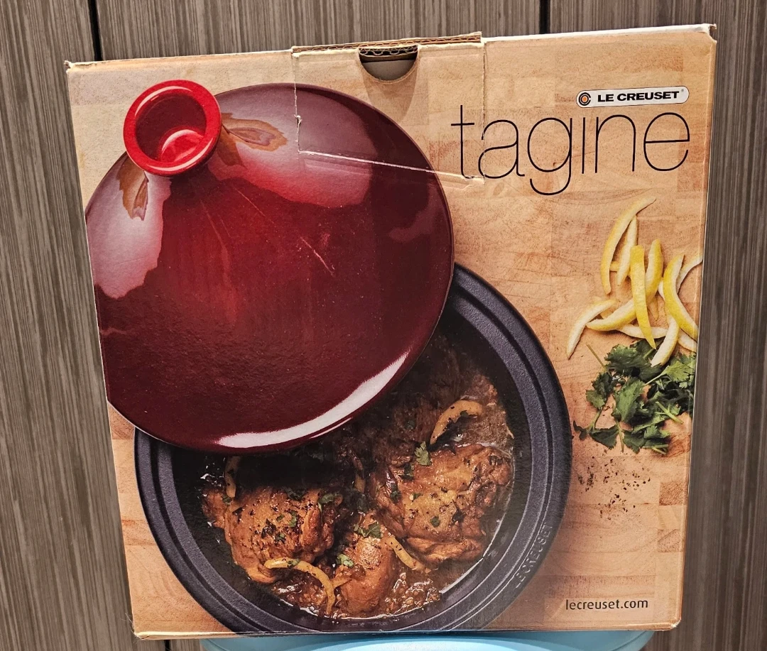 Le Creuset Moroccan Tagine, 2.3L (Red) - BNIB