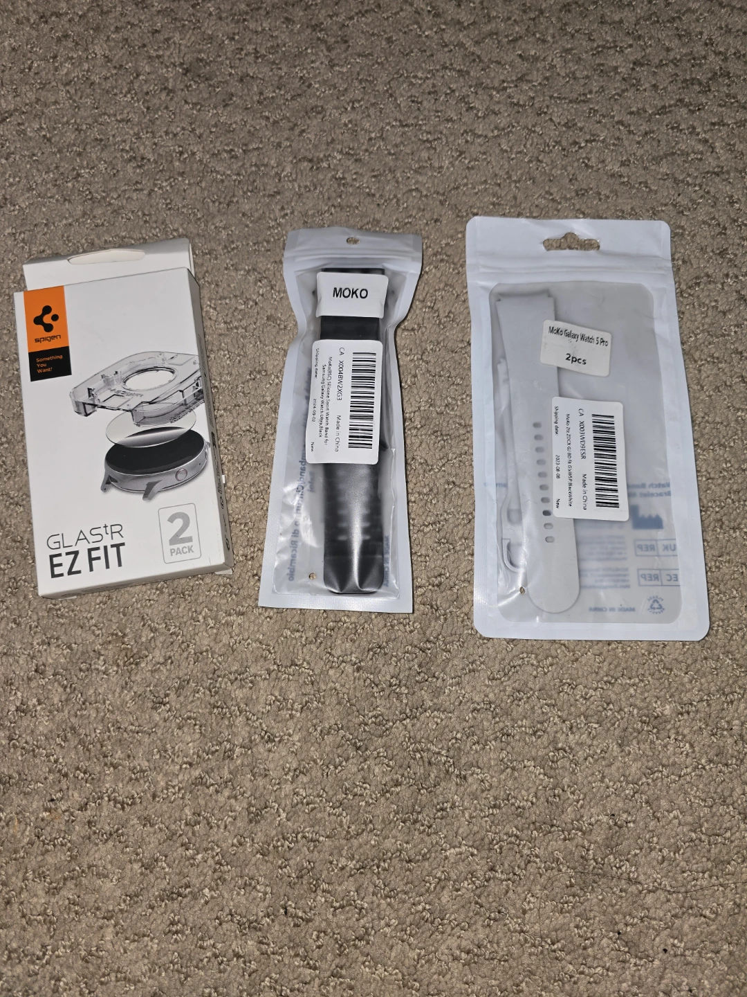 Spigen Glas.tR EZ Fit Screen Protector 2 Pack, Moko Watch Bands