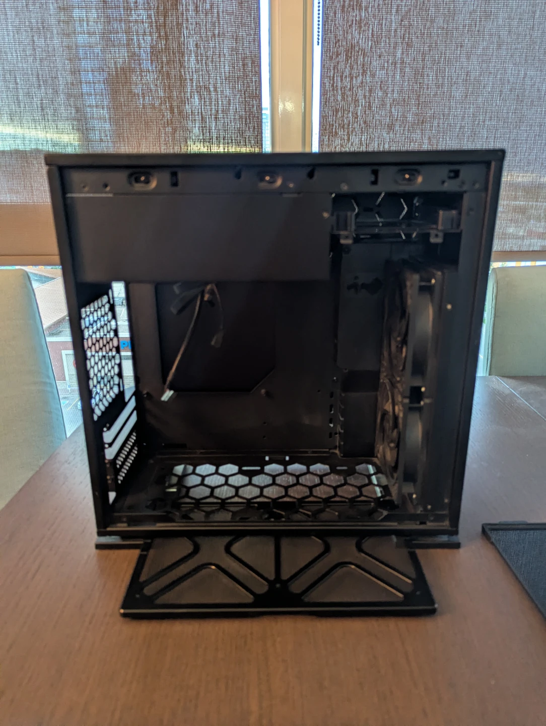 InWin 301 Black Micro ATX Gaming Computer Case - photo 2