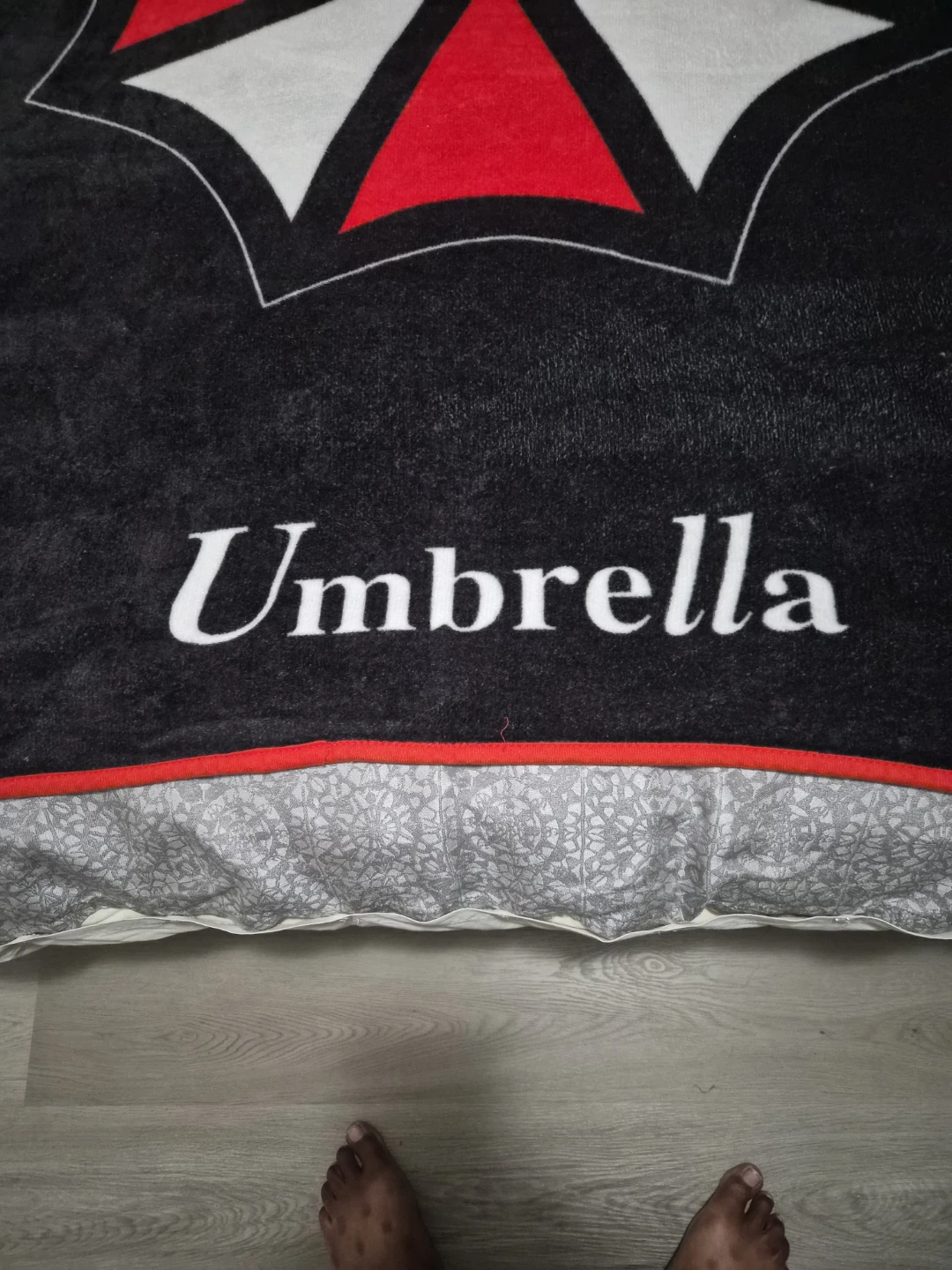 Umbrella Corporation Blanket - photo 3