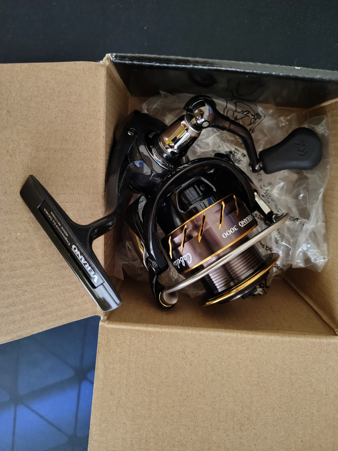 DAIWA 3000 Spinning Fishing Reel | Carbon | 9 Bearings - photo 5
