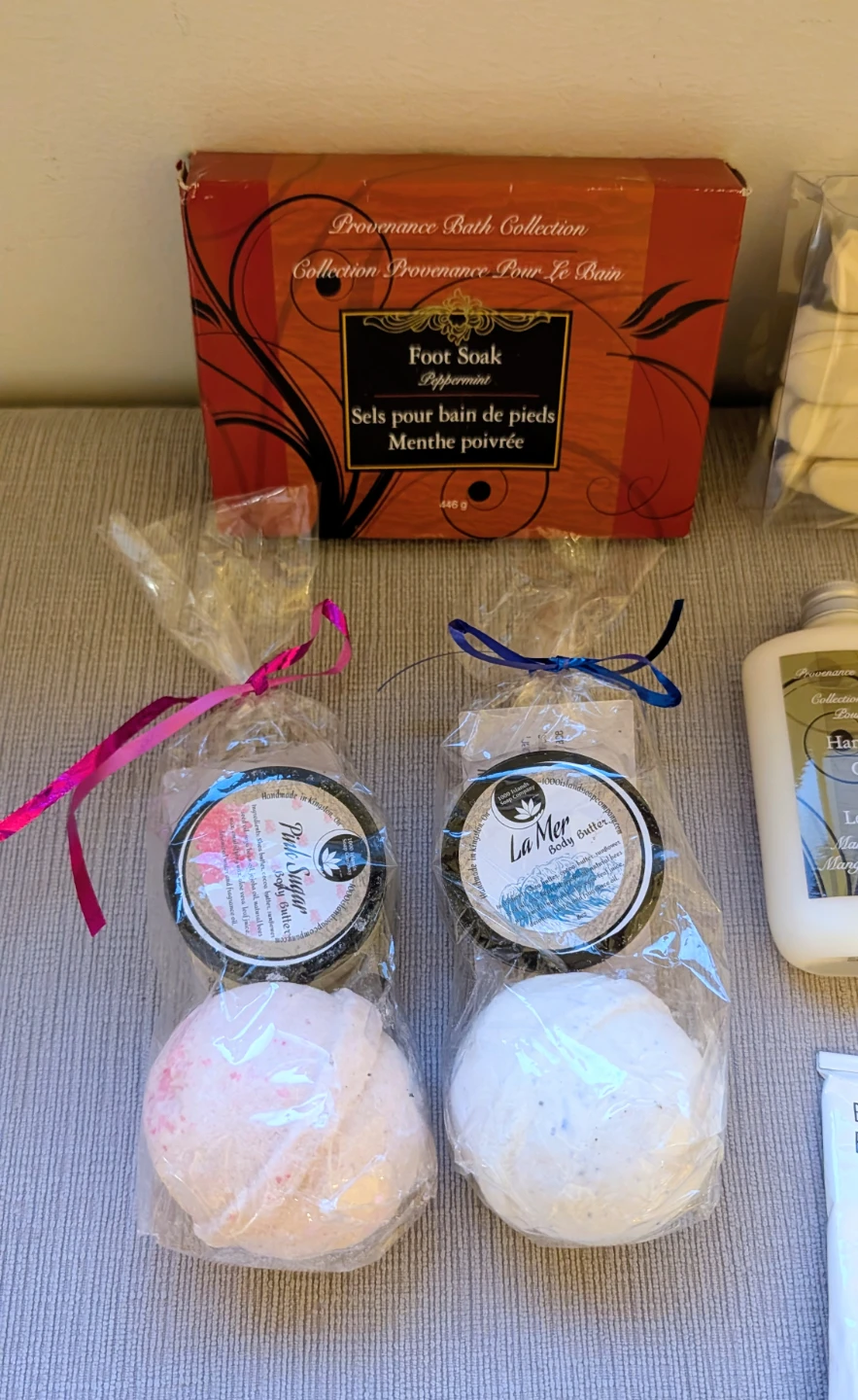 Brand New Spa and Hygiene Set - photo 2
