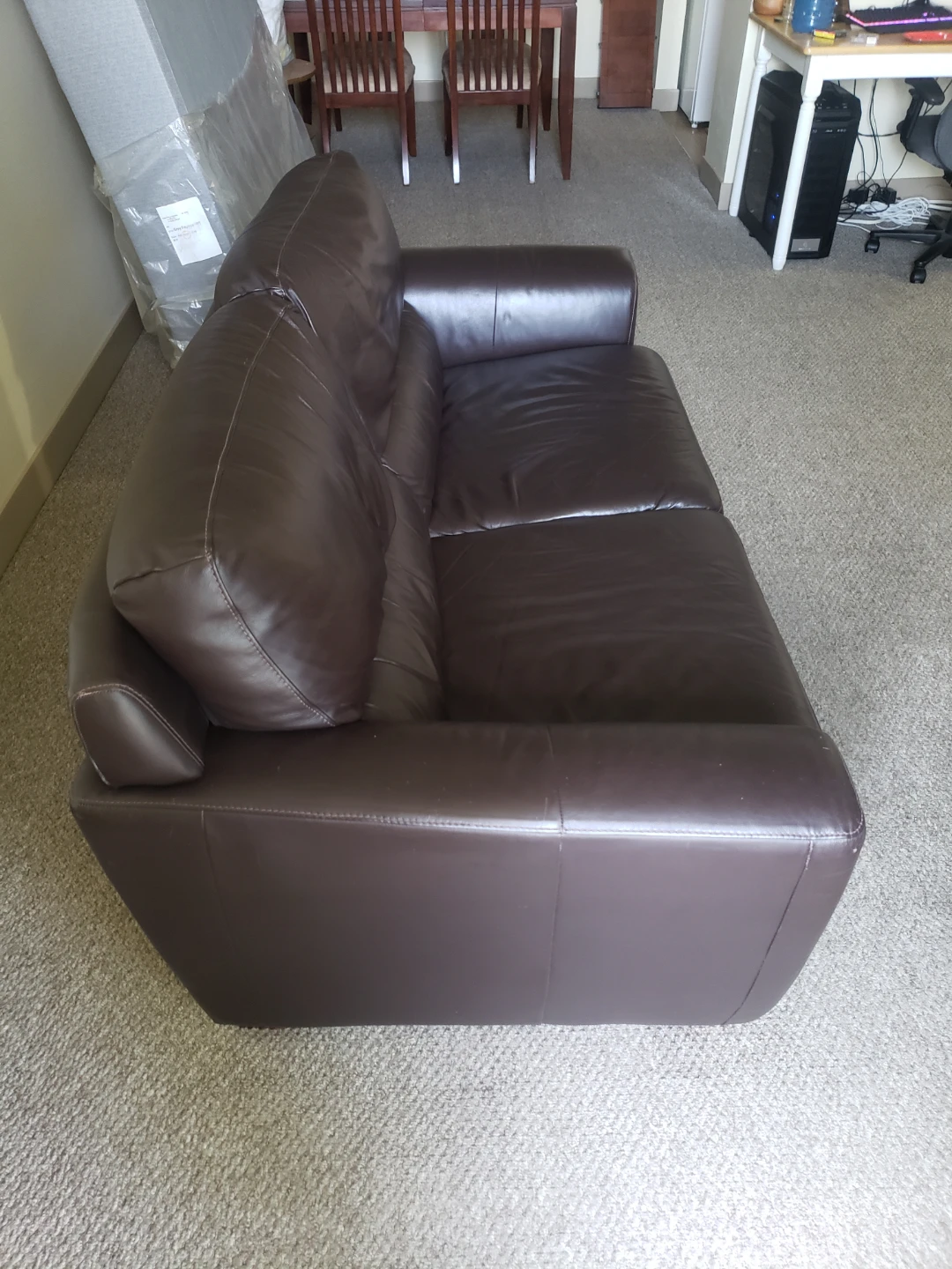 Real Leather 2 Seater Couch - photo 2