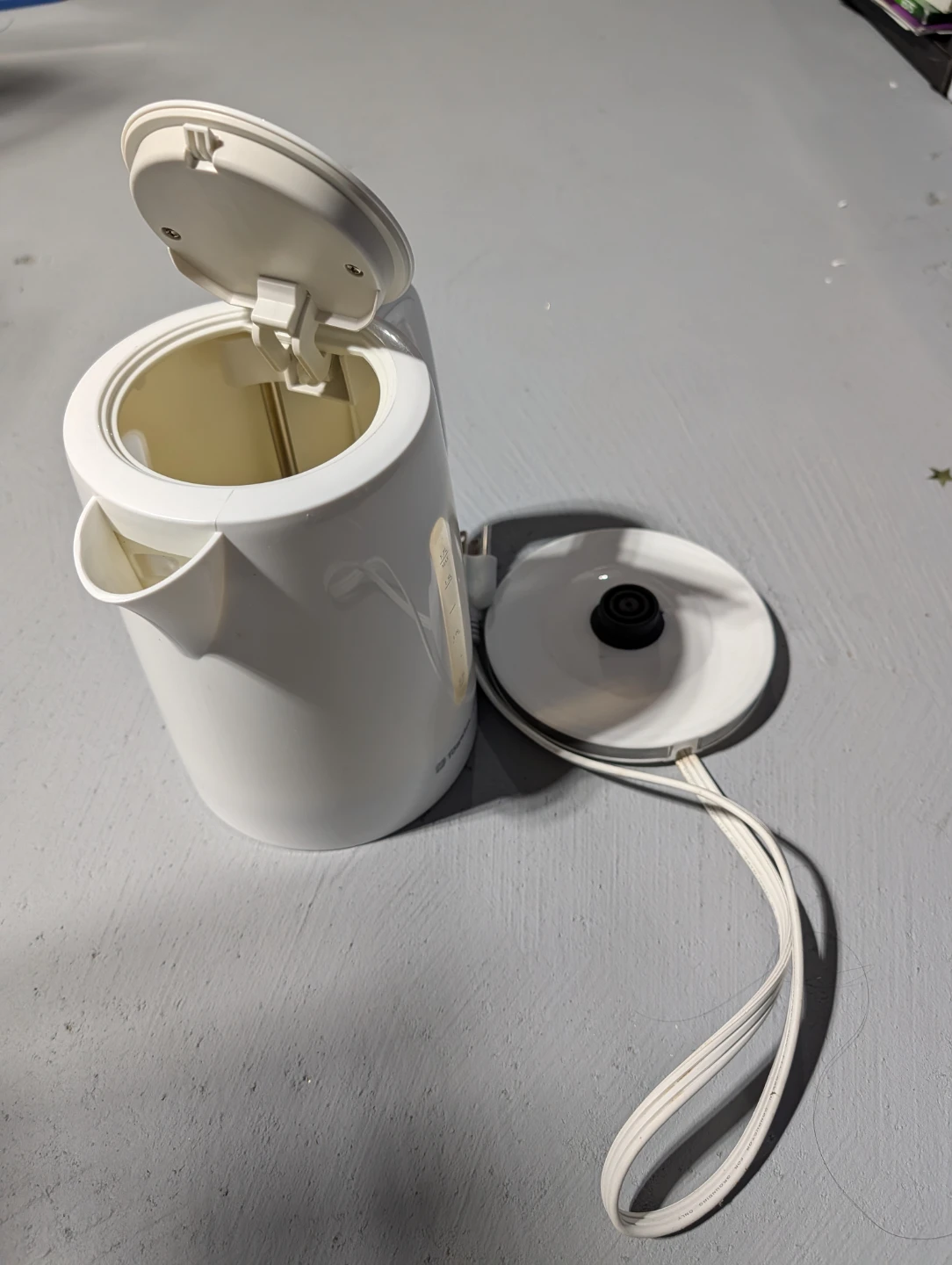 Toastmaster White Electric Kettle - photo 2