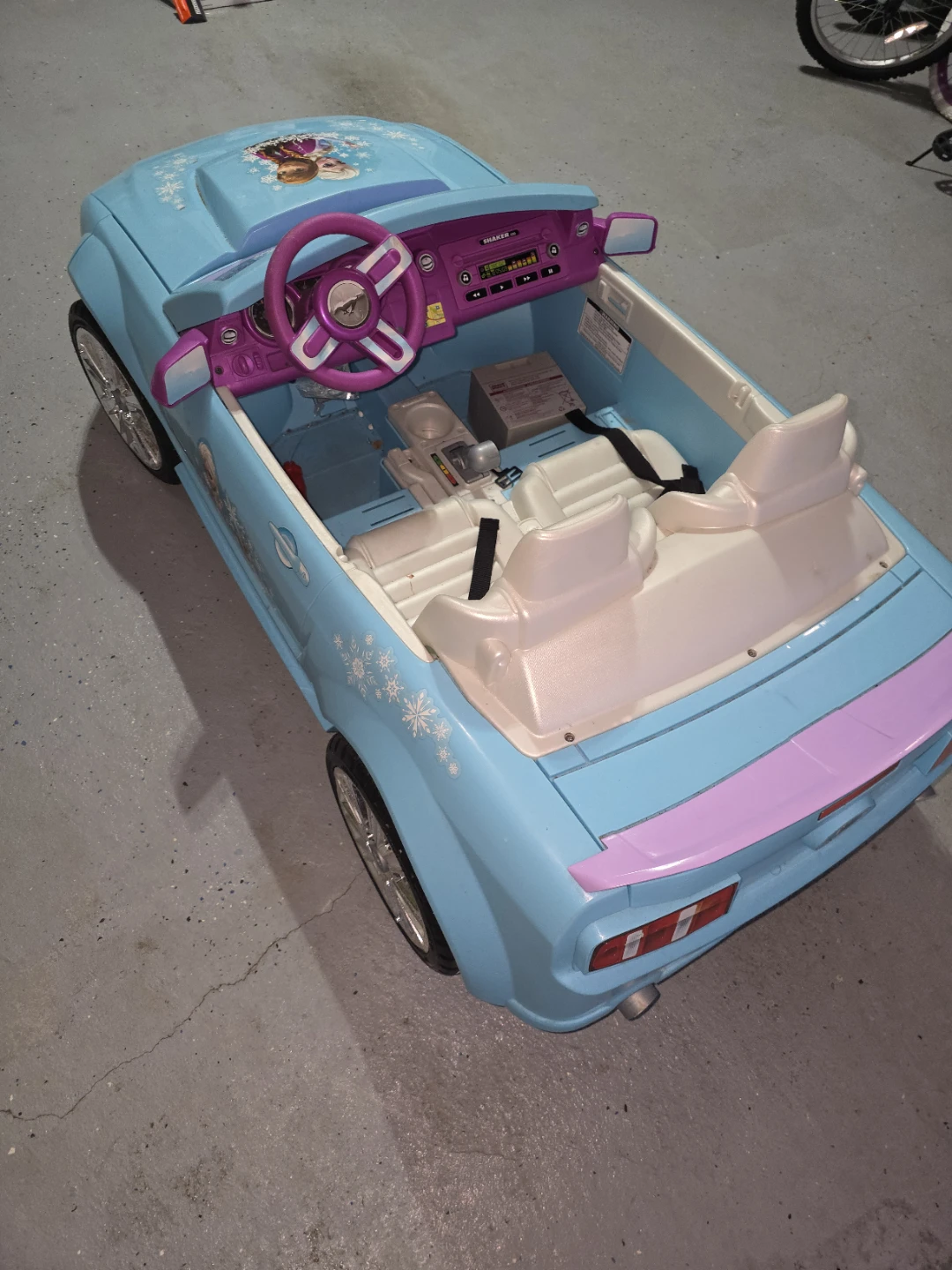 USED - 12 V - Frozen Powered Ride-On Car - photo 5