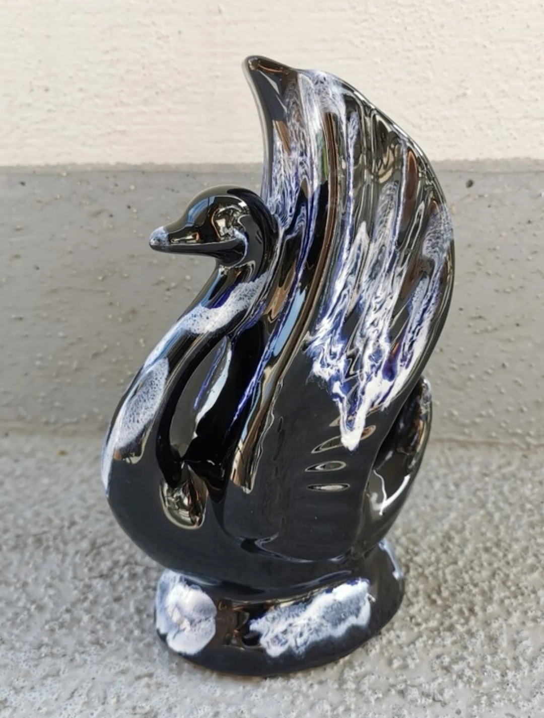 Vintage Blue Mountain Pottery Swan Vase Canada