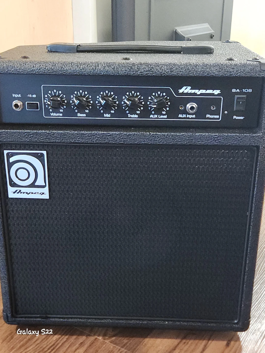 BA-108 20W 8 Inch Bass Combo Amp - photo 2