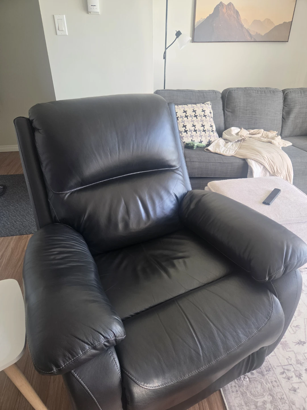 Black leather recliner/ charcoal Grey sofa