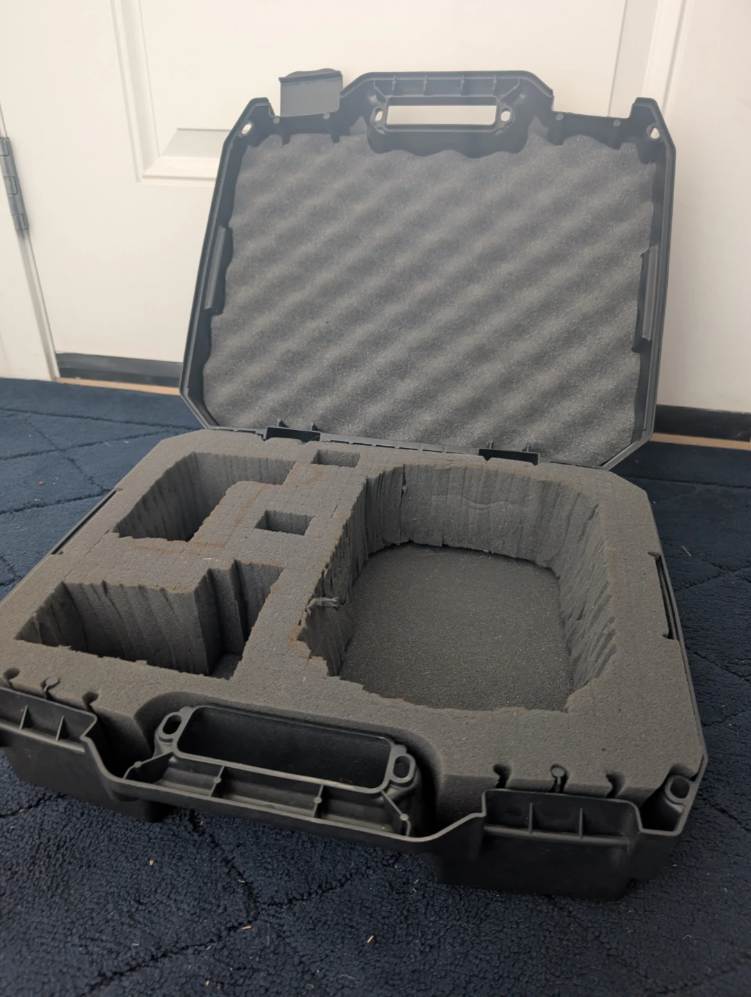 Meta Quest 2 VR Headset with Controllers and Case - photo 3