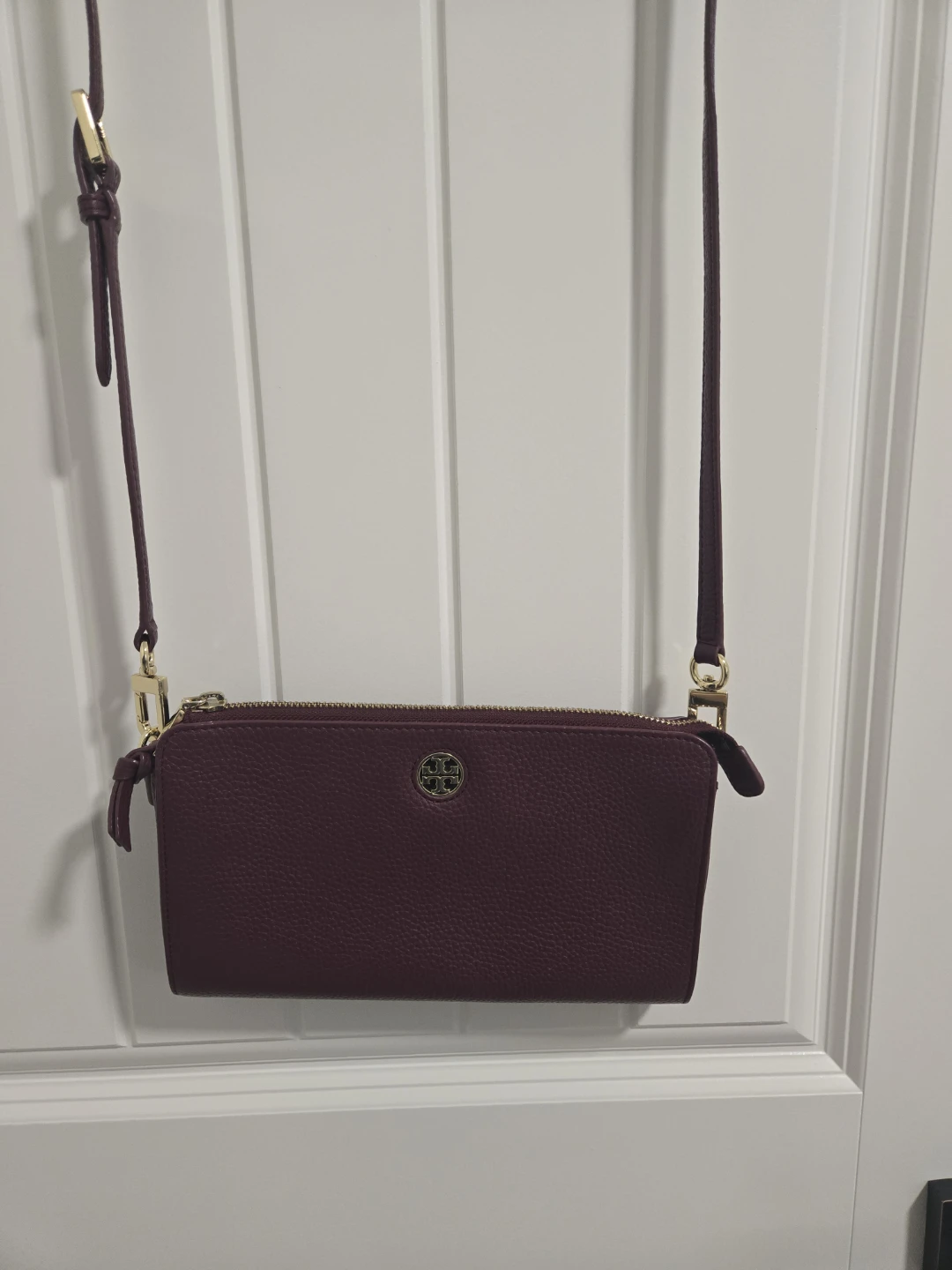 Tory Burch Burgundy Pebble Leather Crossbody Wallet - photo 3
