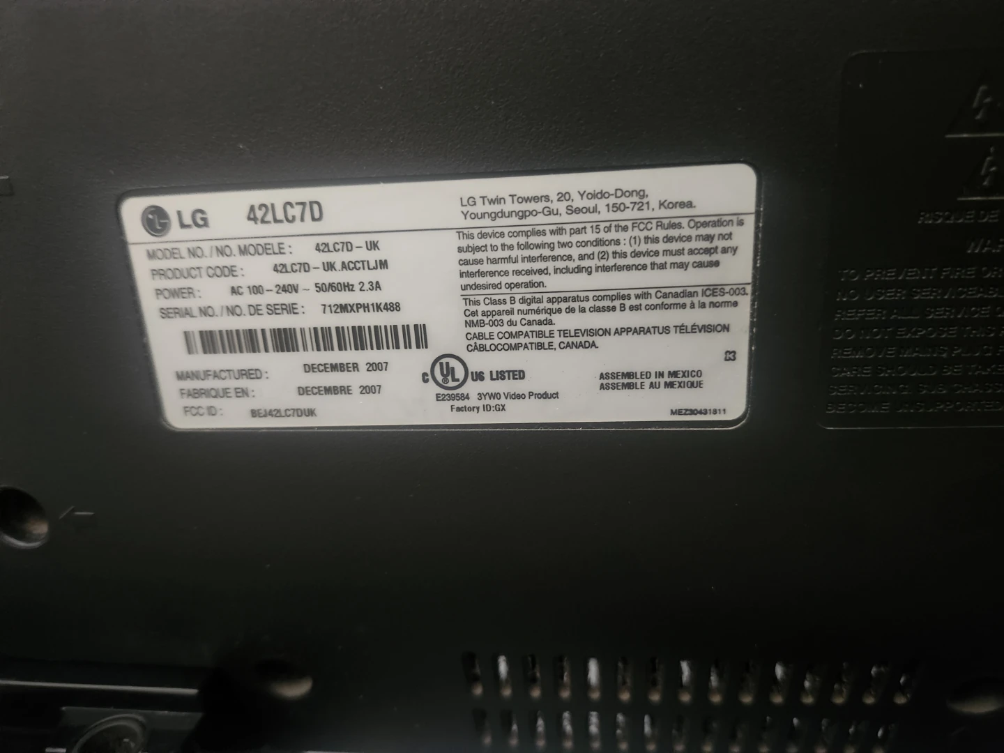 LG 42" LCD TV and 31" LCD TV - photo 5
