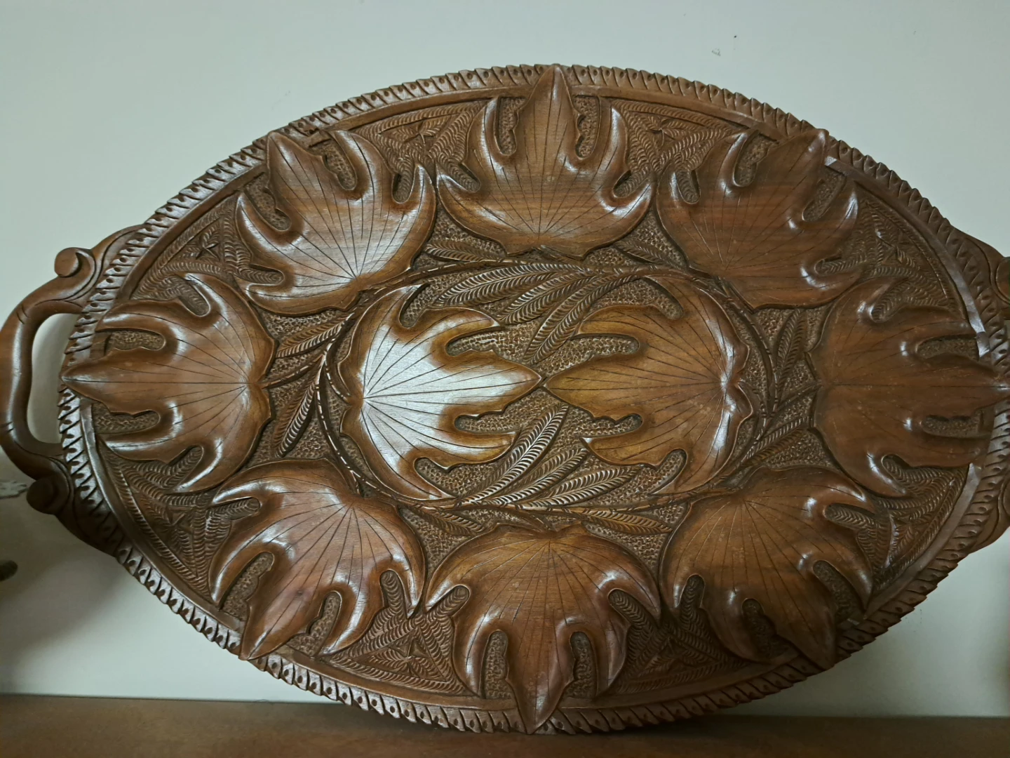 Carved wooden serving tray - photo 2