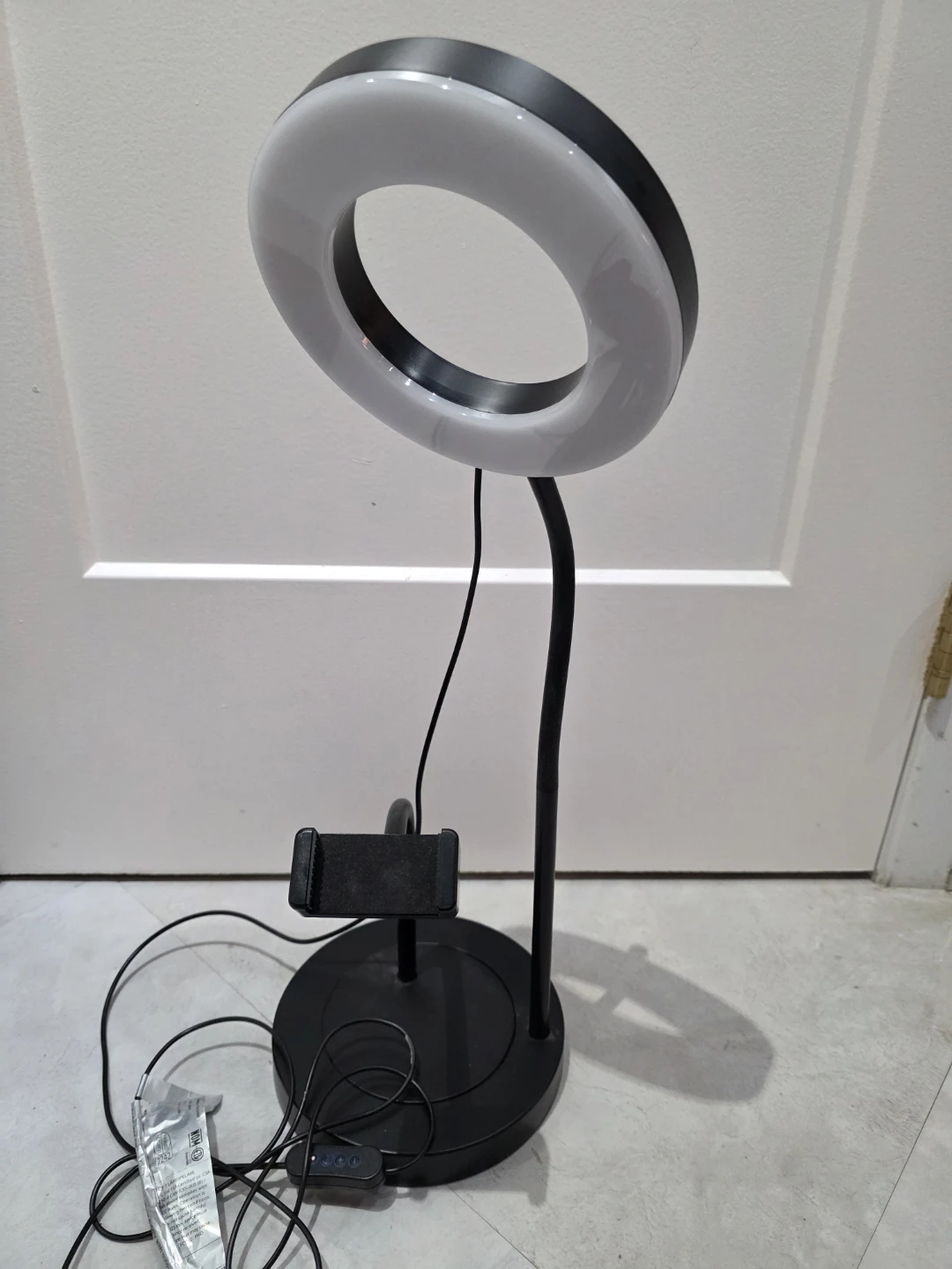 IKEA Ring Light with Phone Holder - photo 3