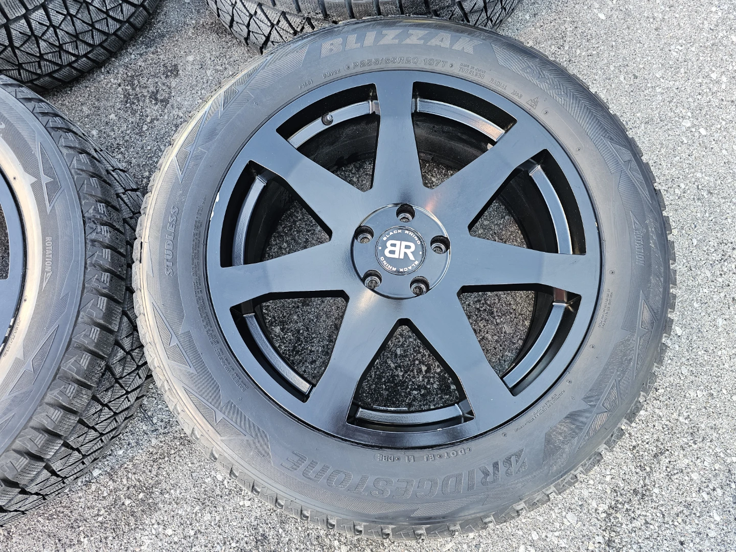 255/55 R20 WINTER TIRES ON ALLOY RIMS 5×120